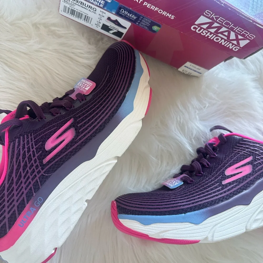 SKECHERS NEW Max Cushioning Ultra Go. Size 7. - Picture 3 of 16